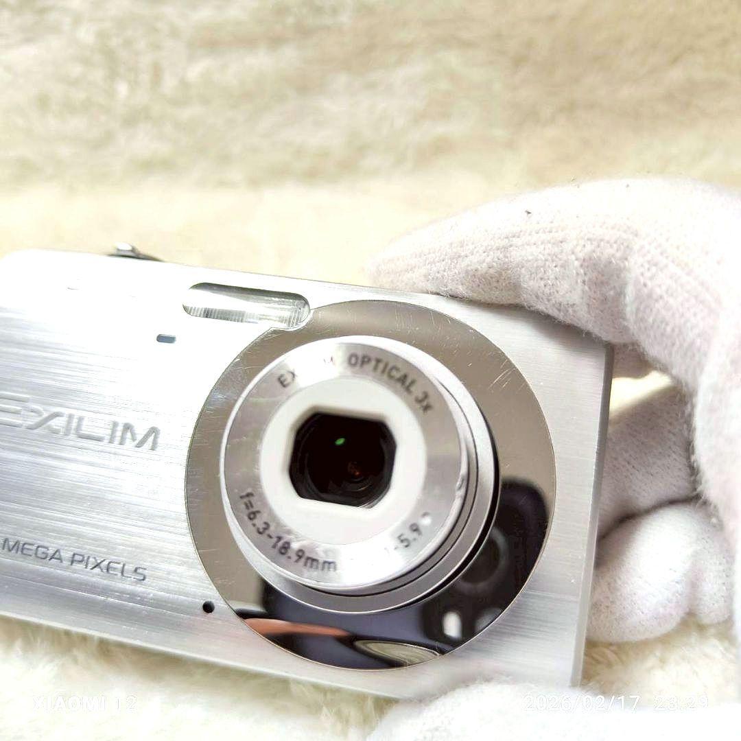 美品✨CASIO EXILIM EX-Z80 シルバー 充電器 デジカメ - メルカリ