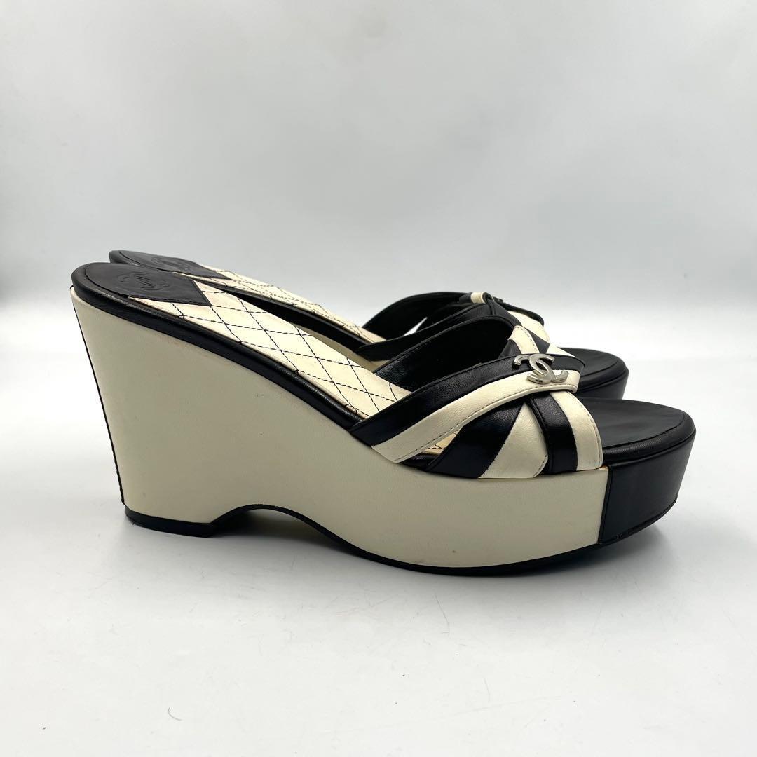 《超美品》シャネル 厚底 サンダル ココマーク マトラッセ バイカラー 白黒系