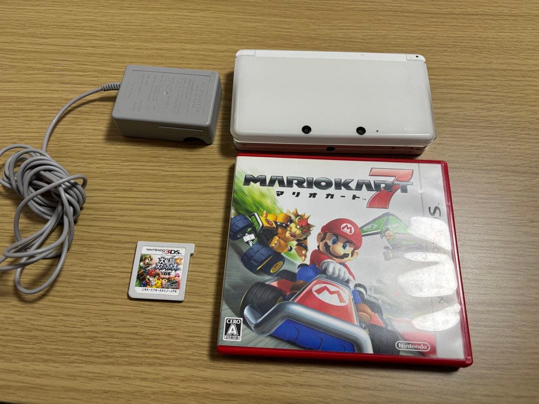 ニンテンドー3DS ホワイト 本体 ACアダプター付き - メルカリ