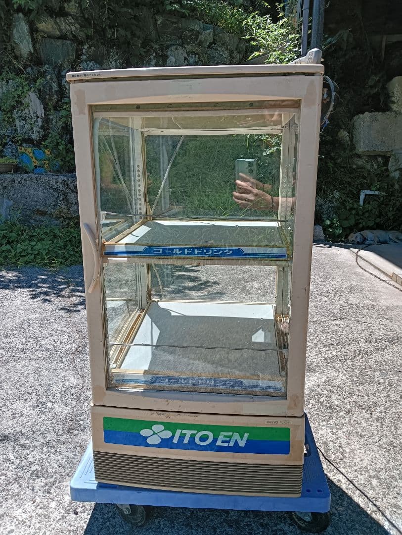 ITO EN 冷温庫　ショーケース SANYO 2段棚 ITO EN 冷温庫 ショーケース SANYO 2段棚 ITO EN 冷温庫 ショーケース