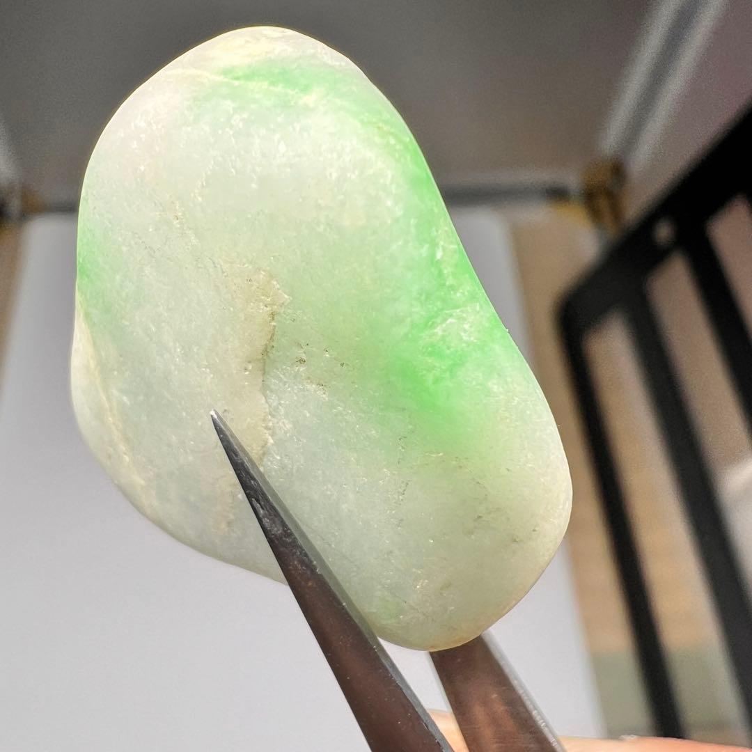 【大幅値下】糸魚川産　翡翠原石　天然　鑑賞石　国石 14.6g