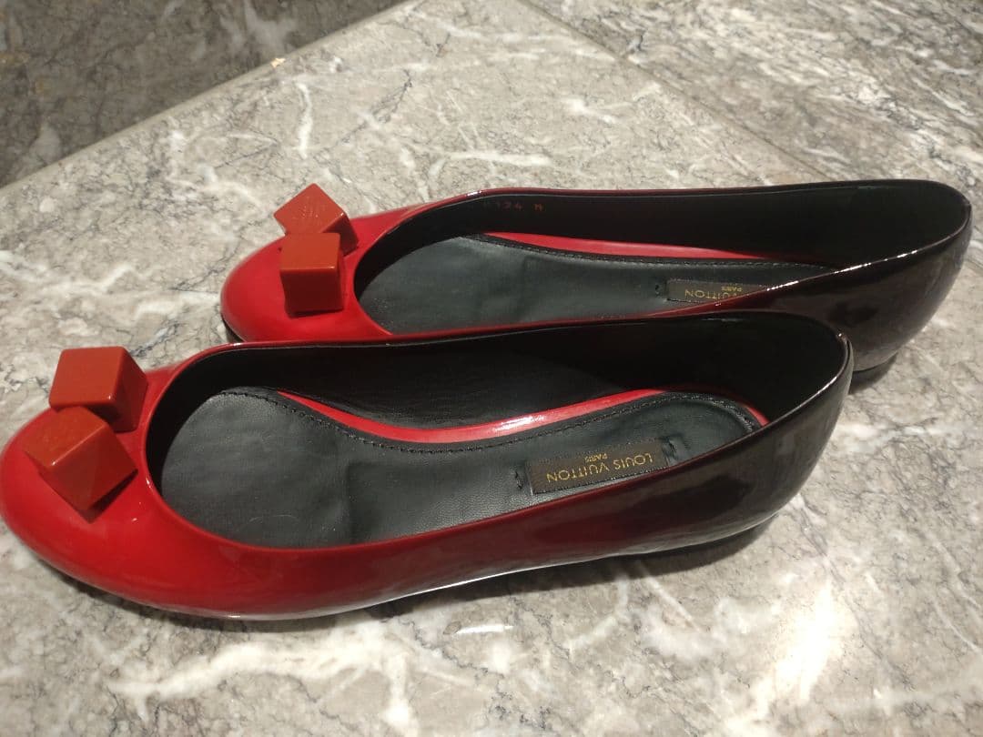 Louis Vuitton レッド フラットシューズ（美品）お値下げ2/28迄 - メルカリ