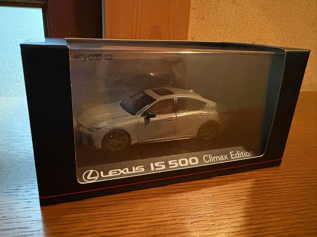 レクサス　IS500 クライマックスエディション　ミニカー 京商よりレクサス「IS500」特別仕様車“Climax Edition”が1/43スケール