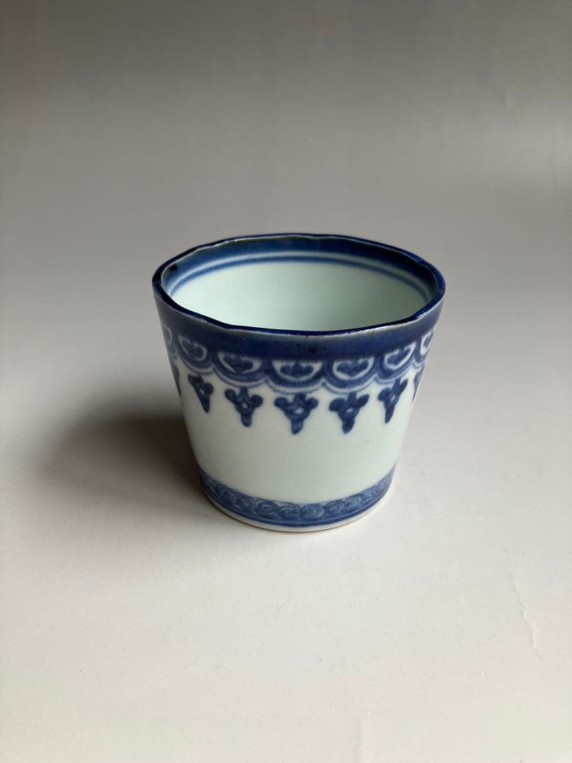 江戸中期頃 古伊万里 瓔珞紋 蕎麦猪口 渦巻紋 骨董 アンティーク 酒器