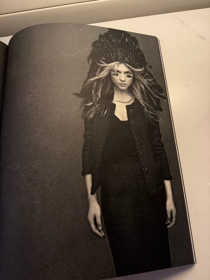 THE LITTLE BLACK JACKET 初版 2012年シャネル 写真集 - メルカリ