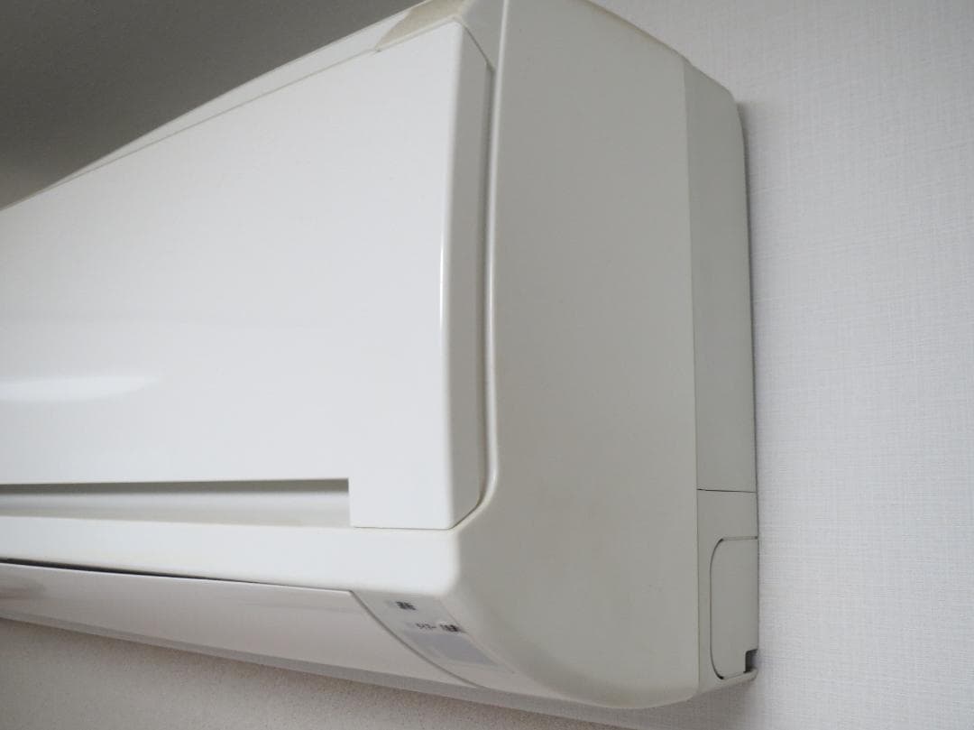 日立 RAS-A22C(W) 壁掛けエアコン 中古 全国送料込み - メルカリ