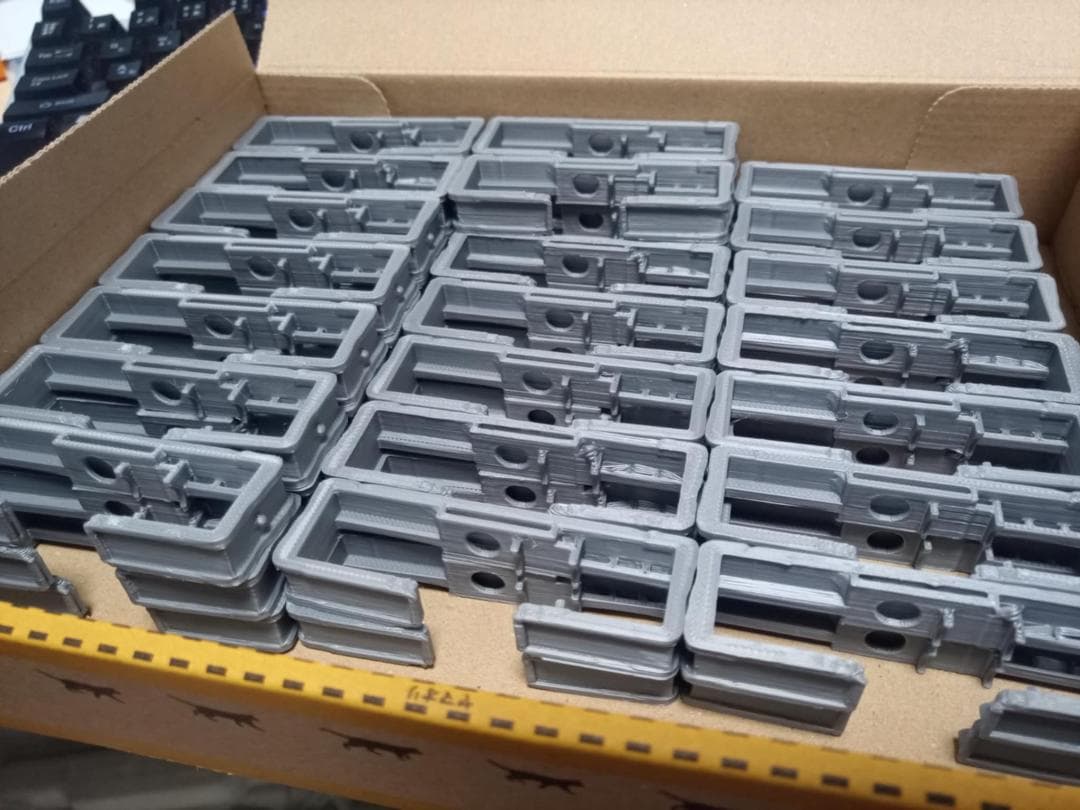 高耐久ABS素材 ベルトリンクフィーダー 弾薬フィードシュート 風 弾帯