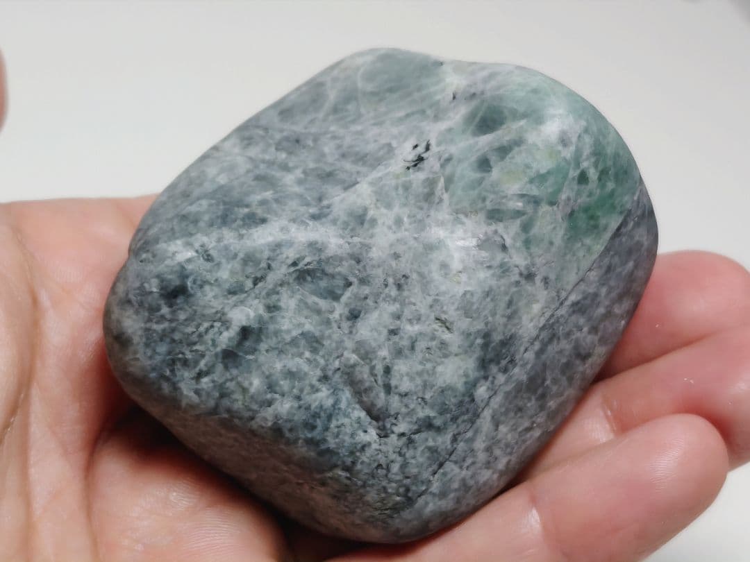 糸魚川135 翡翠 277g ヒスイ 原石 鑑賞石 自然石 誕生石 鉱物 鉱石 Amazon.co.jp: 親不知 395g 翡翠 原石 ヒスイ 鉱物 鑑賞石 糸魚川 水石