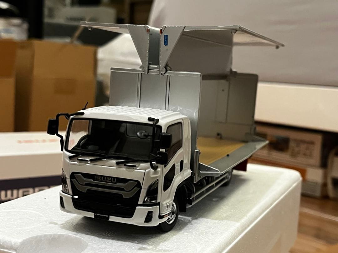 し*ち様 京商 いすゞ 1/43 フォワード ダイキャストミニカー 現行型