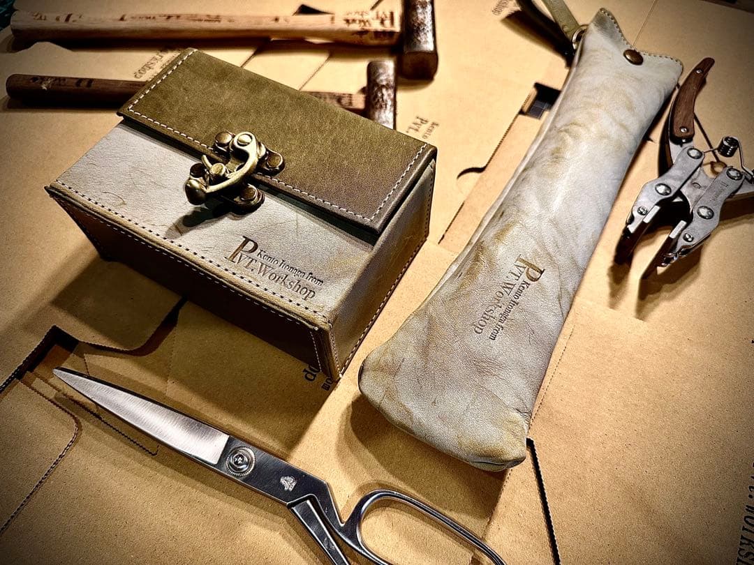 初売！Pvt.Workshop 極CL 本革 デッキケース ハーフ