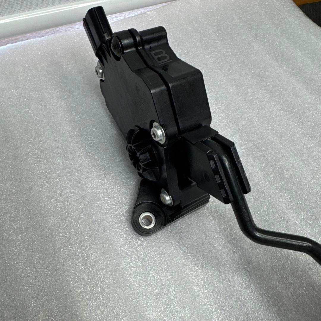 ハイレスポンスアクセルAssyユニット(GR86 ZN8/BRZ ZD8専用) - メルカリ