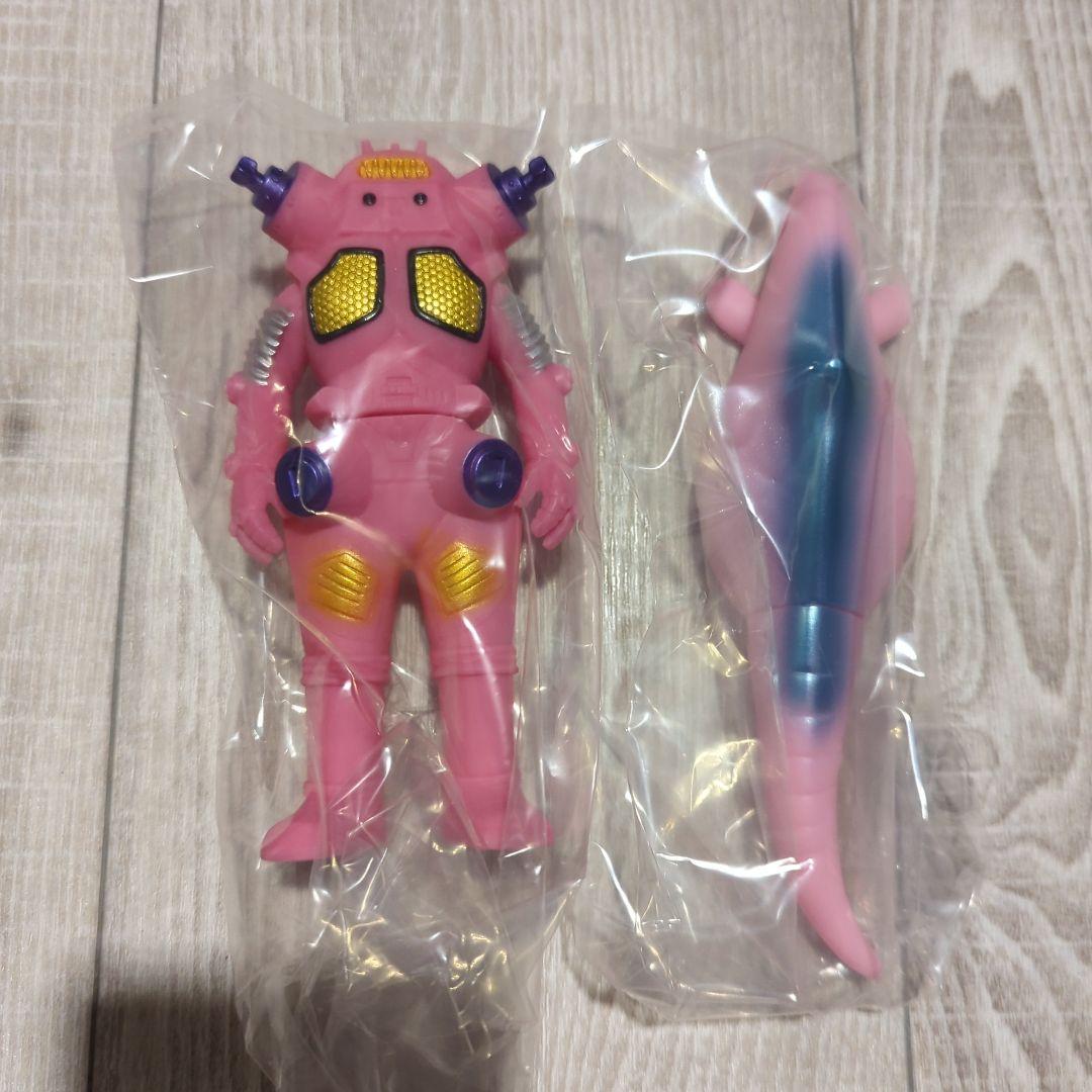 怪獣カラーズ キングジョー ガヴァドン ピンクセット - メルカリ