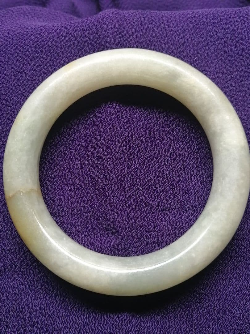 ★【さる】古墳後期『糸魚川翡翠垂飾輪』出土品。8.10cm。博物館所有。