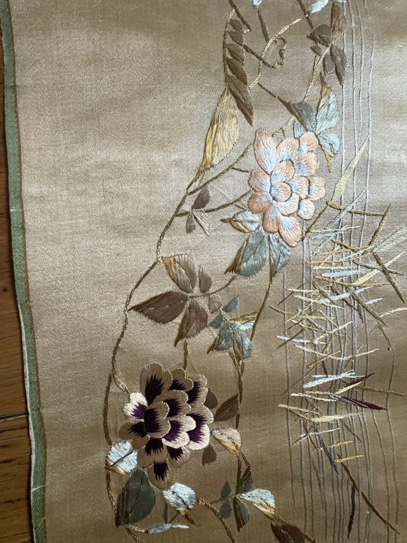 シルク生地？刺繍　181cm×45.5cm ベージュ