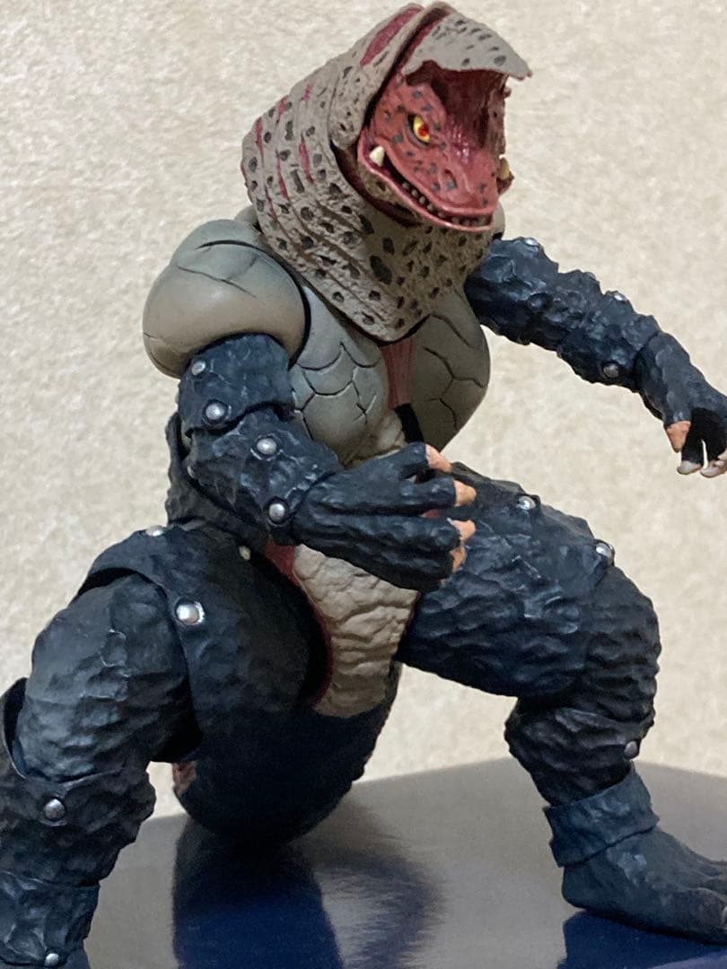 S.H.Figuarts　ゴルザ　ゴモラ