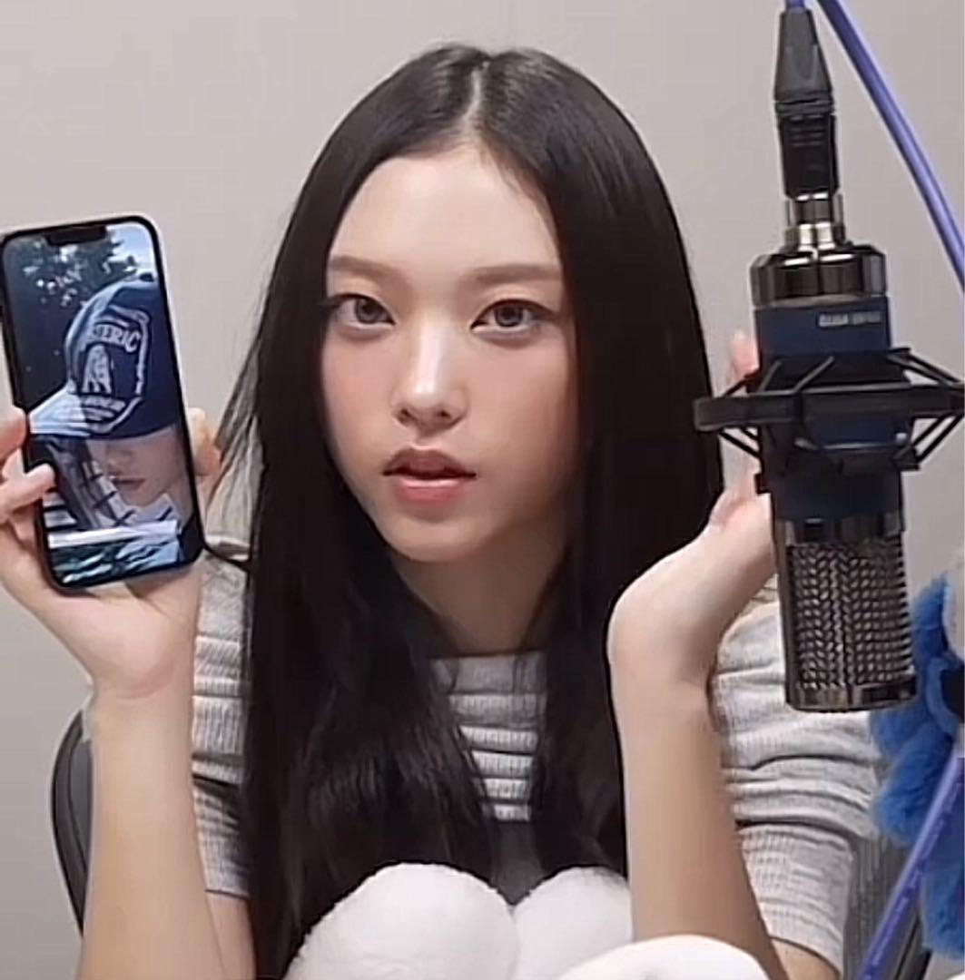 NewJeans ヘリン着用 ヒステリックグラマー ネイビー キャップ - メルカリ