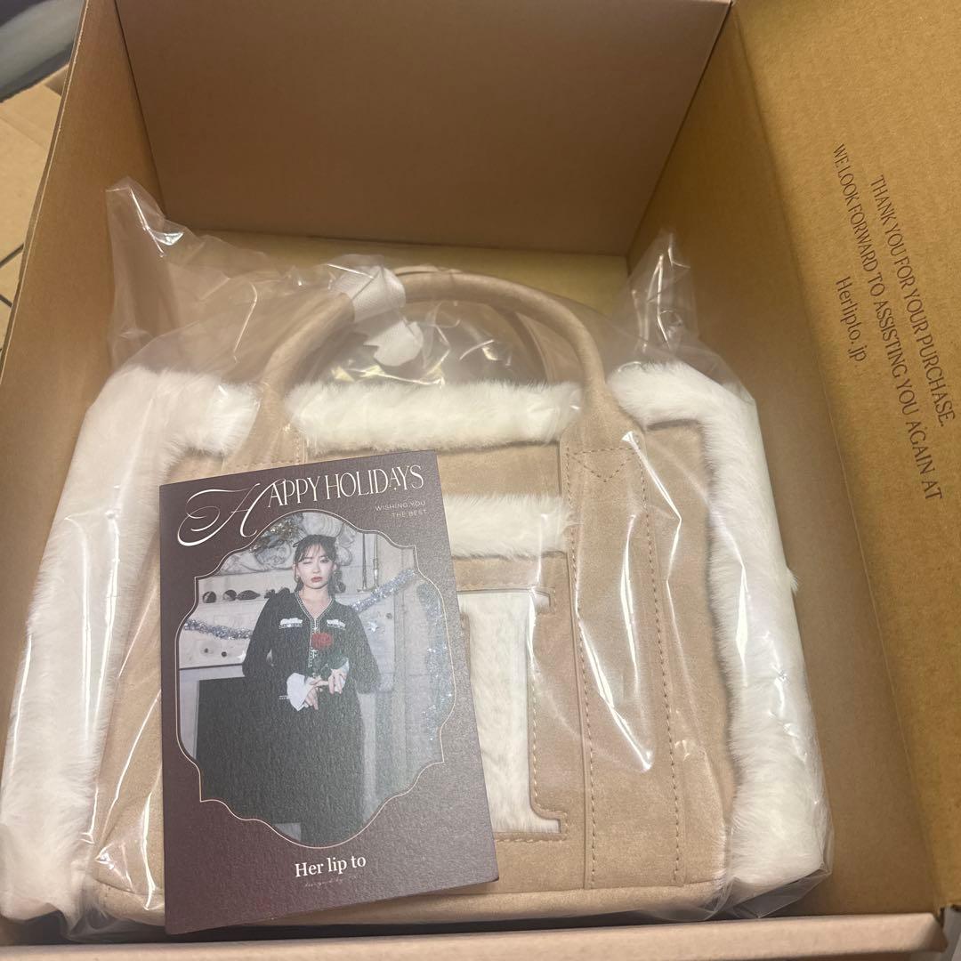 新品・未開封】herlipto Cozy Winter Tote Bag - メルカリ