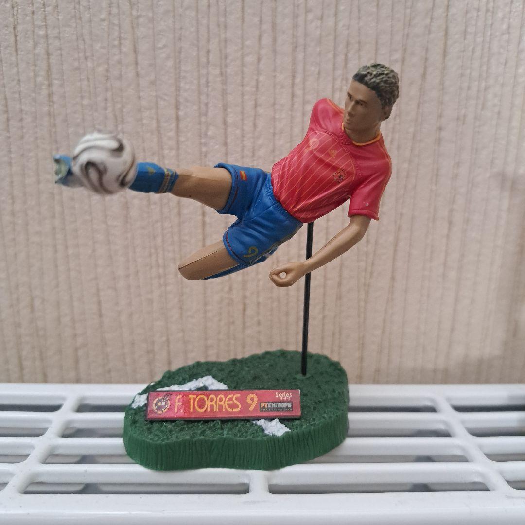 サッカー選手フィギュア 3体セット - メルカリ