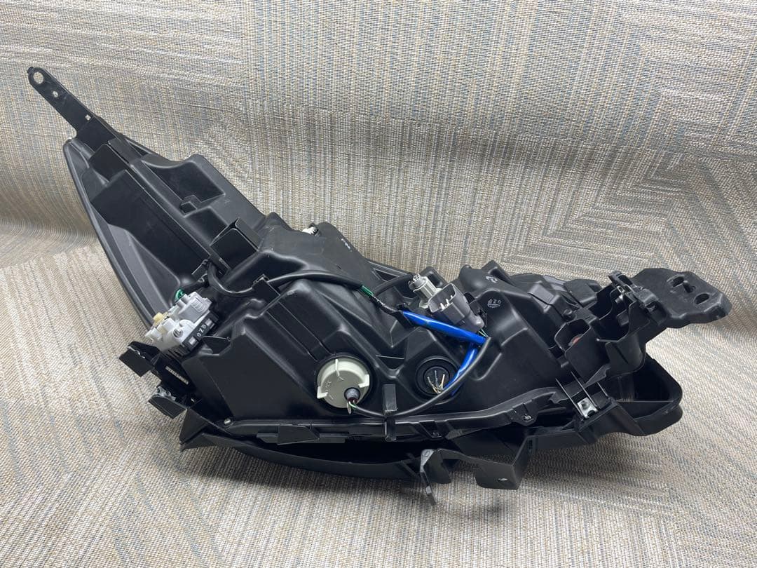 スバル レガシィBN9 BS9後期 左ライト KOITO 100-60388 - メルカリ