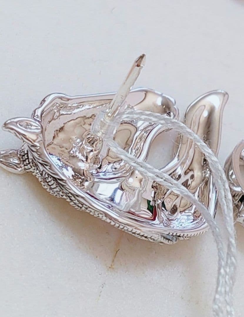 未使用品 碌山 馬 エメラルド シルバー ピンブローチ - メルカリ