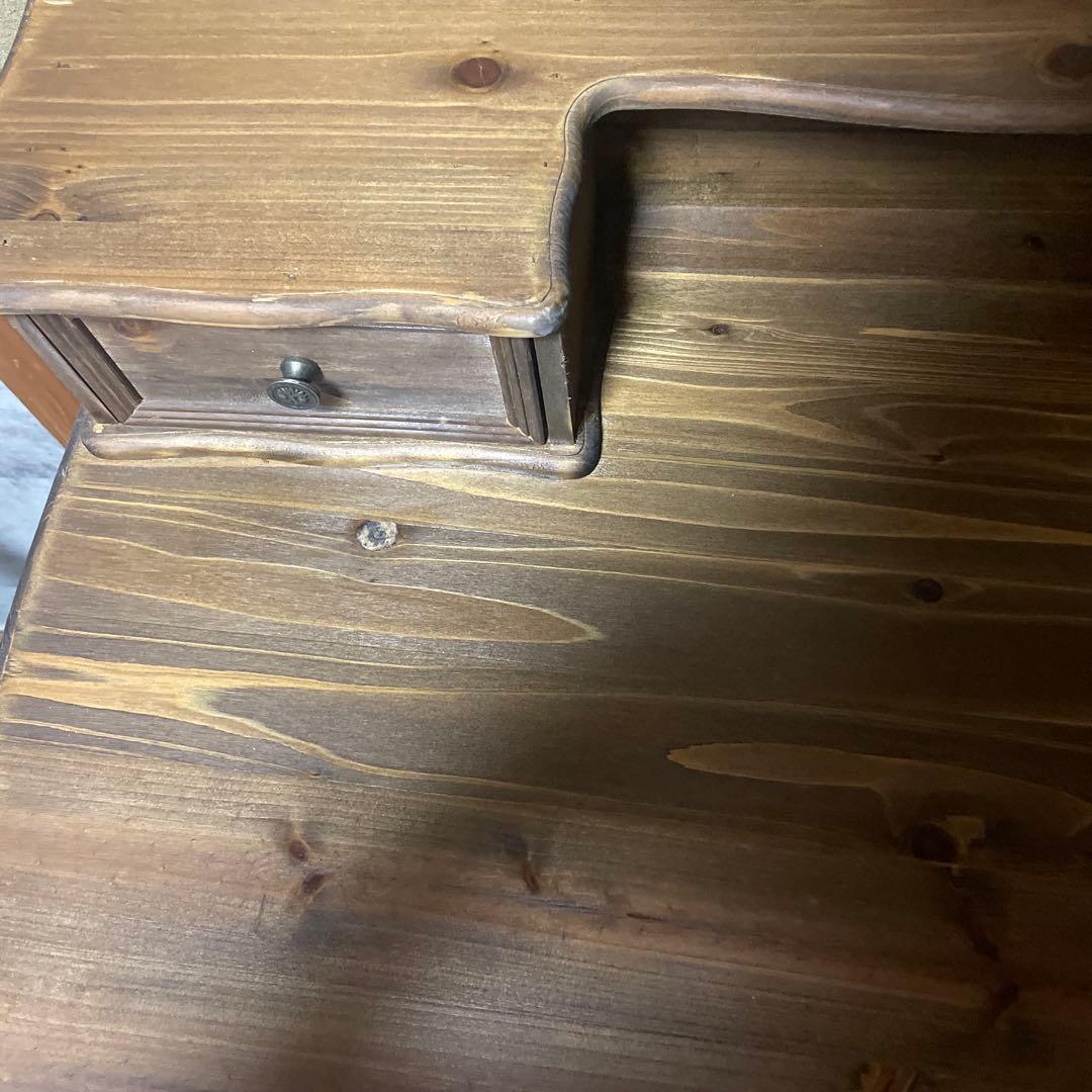 サリュ Baroque -makeup room-アンティークデスク