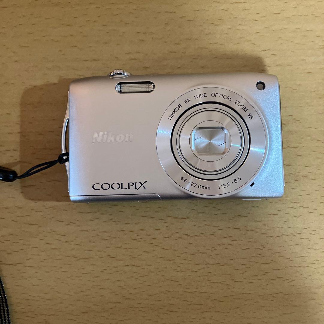 Nikon COOLPIX シルバー 6倍ズーム