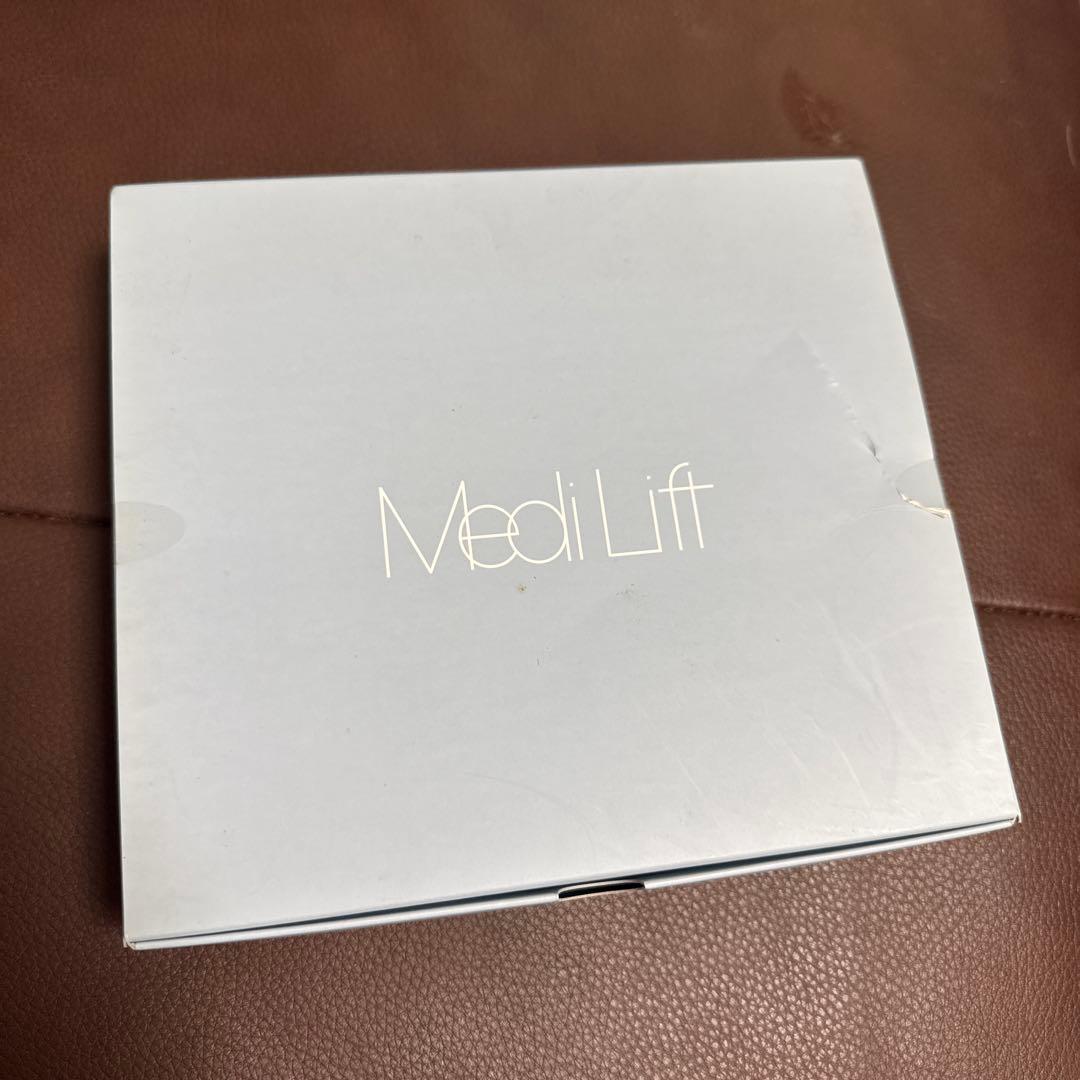 新品未使用　YA−MAN EP-14BB ヤーマンメディリフト Amazon.co.jp: ヤーマン EMS美顔器 メディリフト ブラック EP14BB