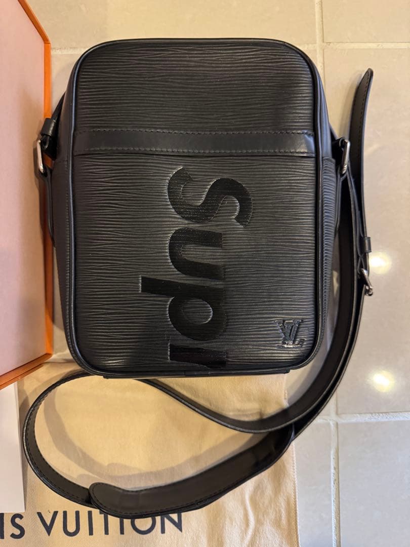 ルイヴィトン シュプリーム ダヌーブPM ショルダーバッグ エピ