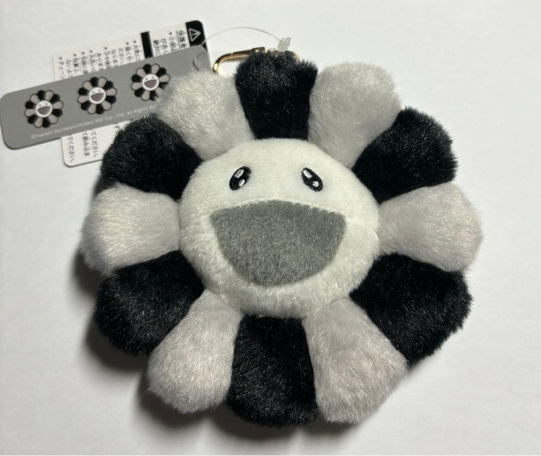 カイカイキキ 村上隆 お花 クッションキーホルダー 白黒グレー - メルカリ