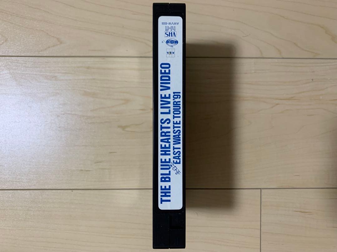 VHS】THE BLUE HEARTS LIVE VIDEO - メルカリ