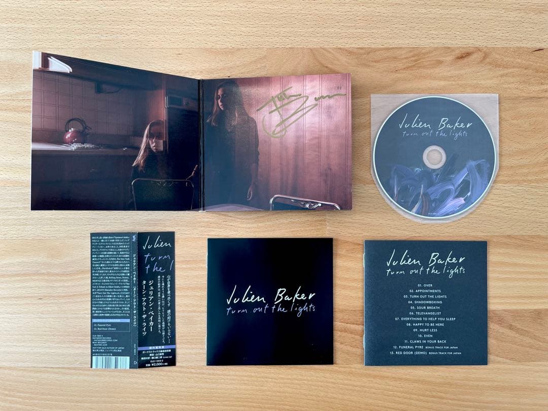 ジュリアン・ベイカー turn out the lights CD 直筆サイン ジュリアン
