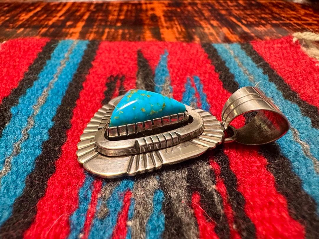 最終 デルバートバンデバー ペンダントトップ ブルージェムターコイズ