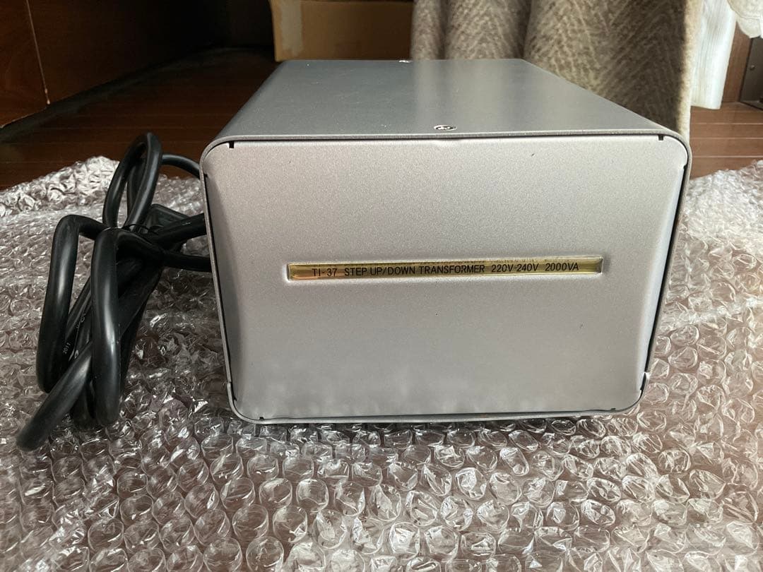 カシムラ WT-14EJ 海外国内用 大型変圧器 220-240V 2000VA 海外国内用大型変圧器 220-240V/2000VA – カシムラ