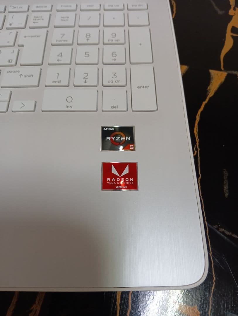 HP Laptop 15-db1056AU ノートパソコン ホワイト