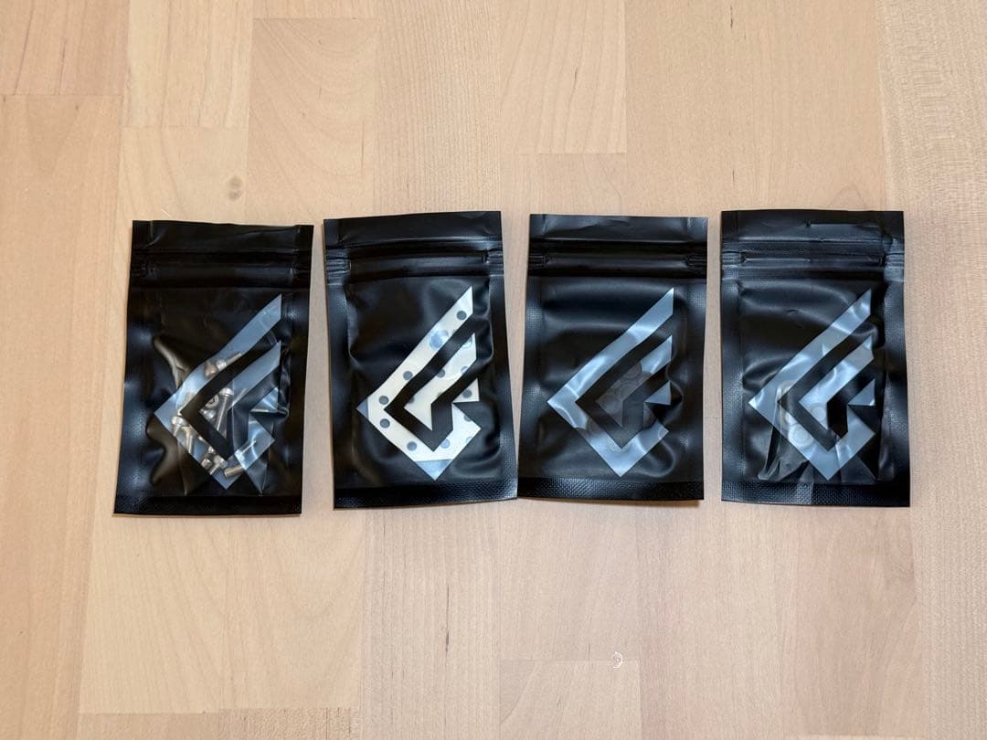 Geonworks Glare 65 Barebone Kit 自作キーボード