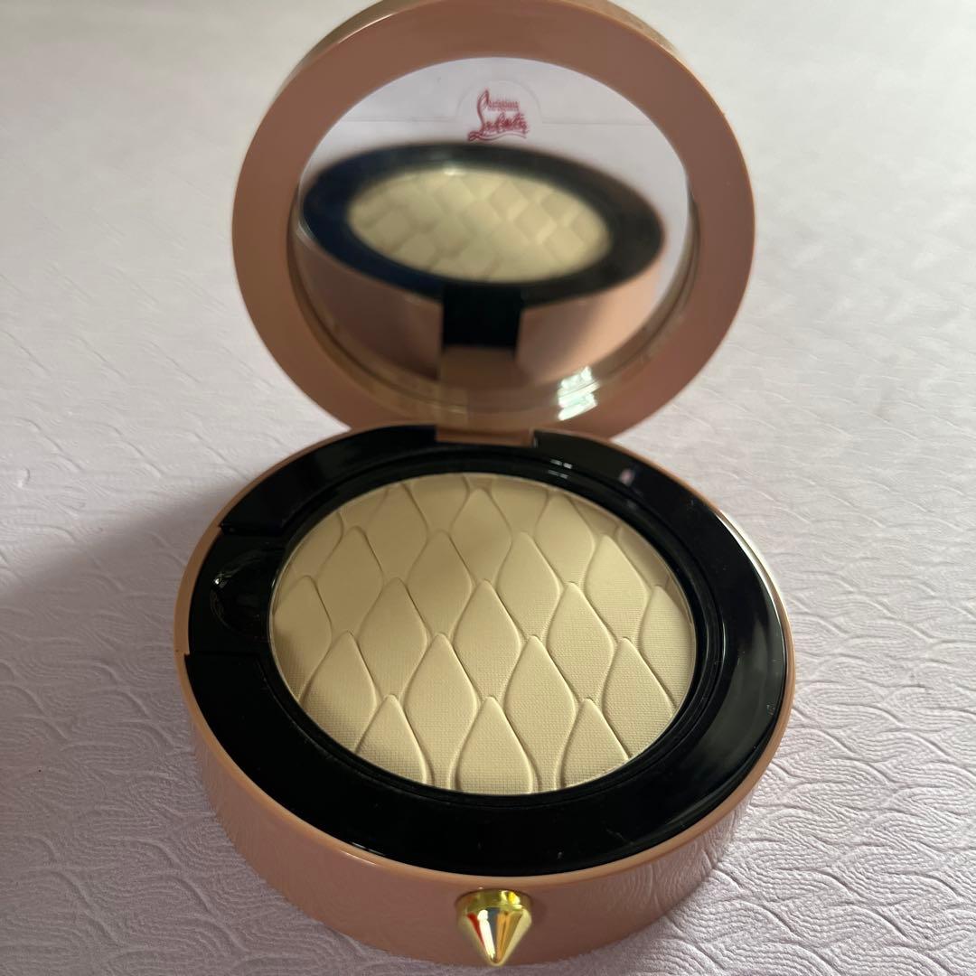 ルブタン 10N タンフェティッシュラプードルフェイスパウダー - メルカリ