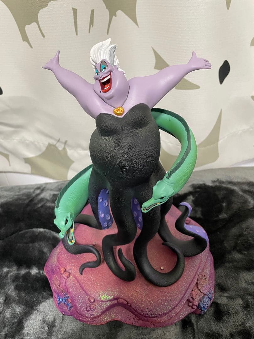 ディズニー ヴィランズ アースラー フィギュア - メルカリ