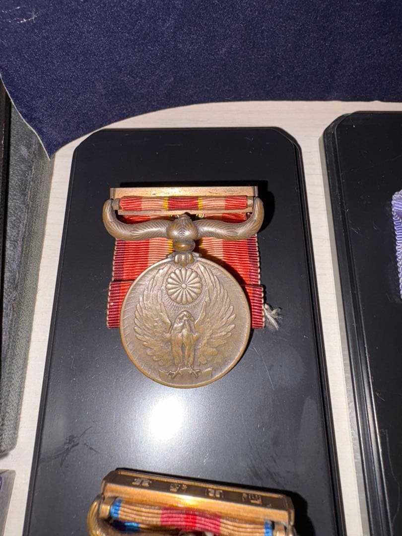 最後の写真をご覧ください。　勲章セット・バラ販売可•要相談《バラ購入価格相談品》
