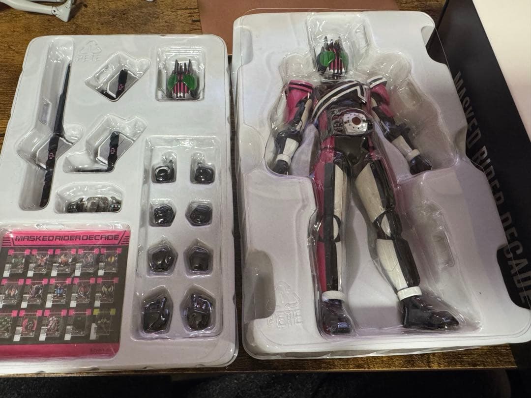 S.H.Figuarts 真骨彫　仮面ライダーディケイド