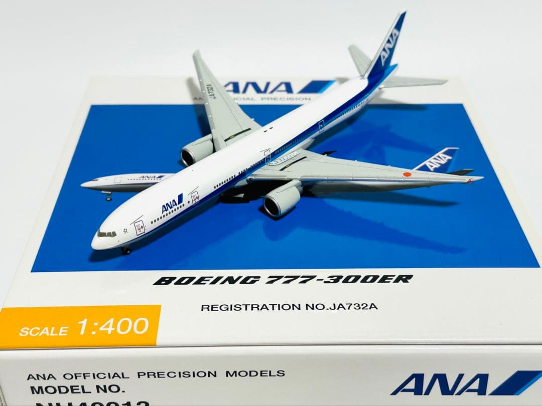 全日空商事 1/400 ANA 777-300ER NH40013 - メルカリ