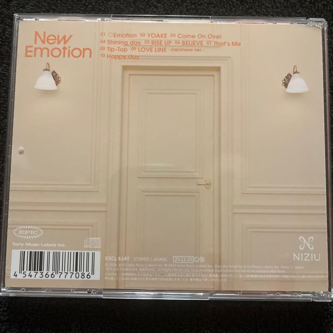 NIZIU New Emotion 通常盤④ - メルカリ