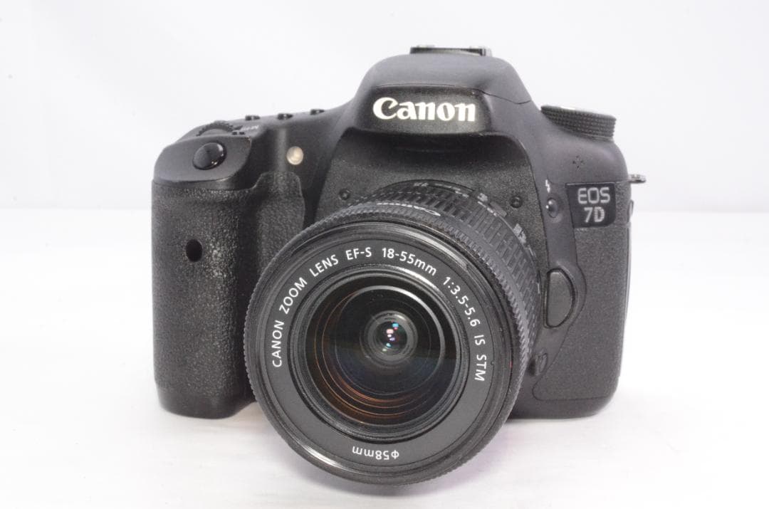 デジタルカメラ Canon EOS 7D/EF-S 18-55mm F3.5-5.6/BG-E7
