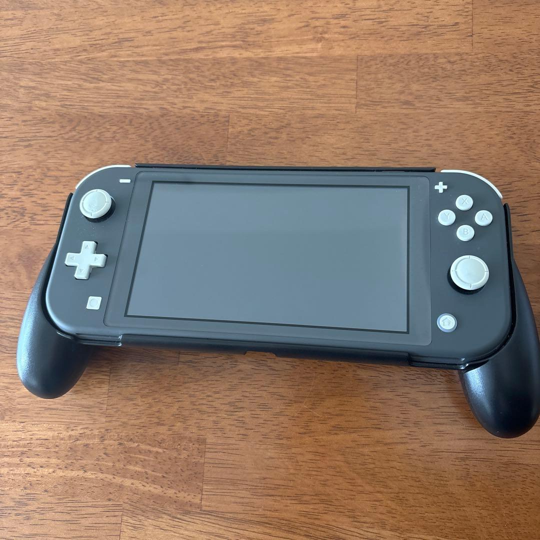 Nintendo Switch Lite グレー　グリップ付き Amazon.com: Nintendo Switch Lite - Gray : Video Games