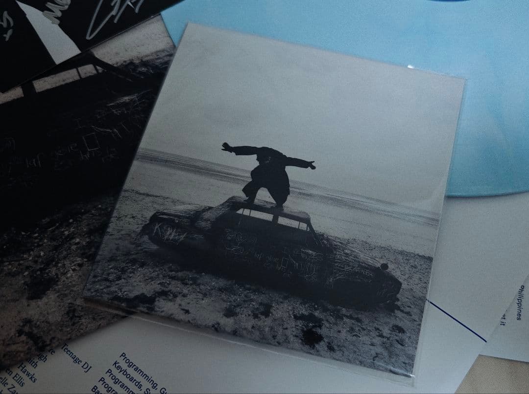 the1975「外国語での言葉遊び」サインCD THE 1975 BEING FUNNY IN A