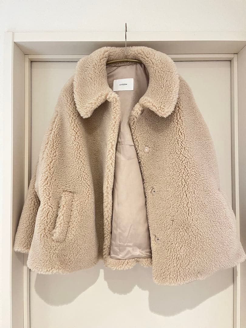 HYEON ted cape/beige S ヘヨン テッドケープ Sサイズ - メルカリ