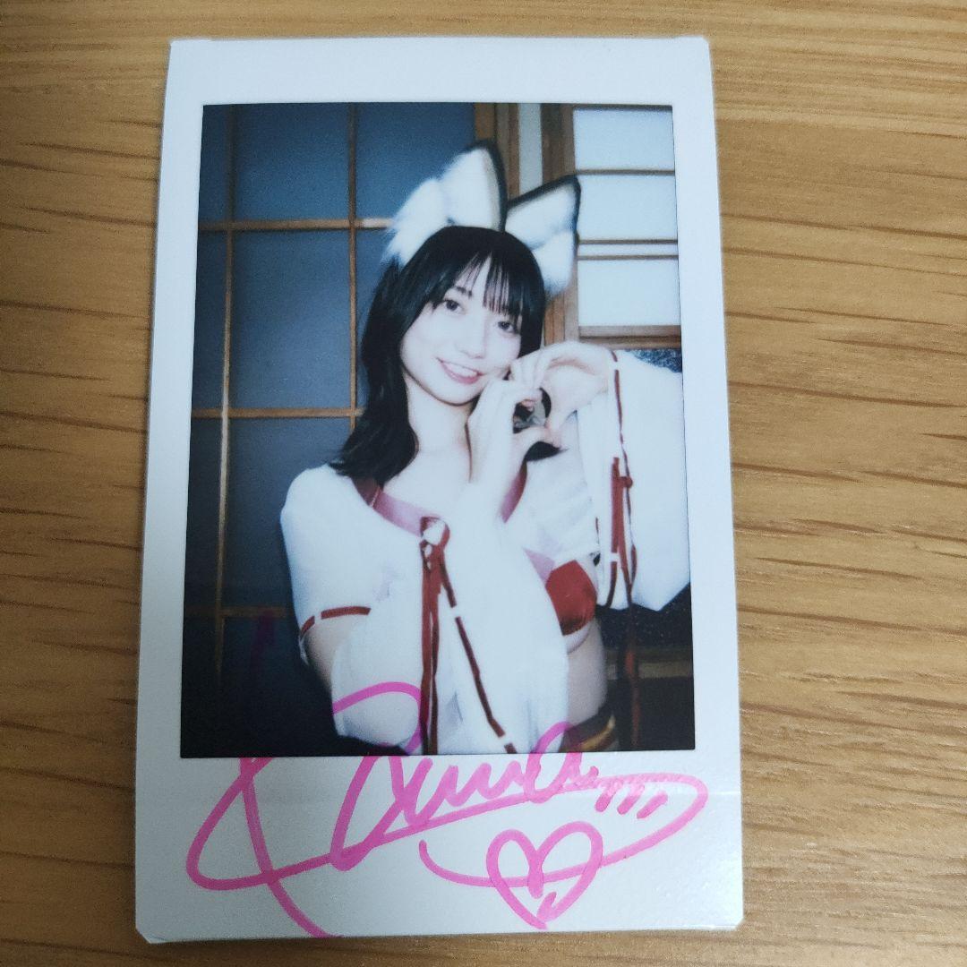 瀬戸環奈 直筆サイン入りチェキ ④ - メルカリ