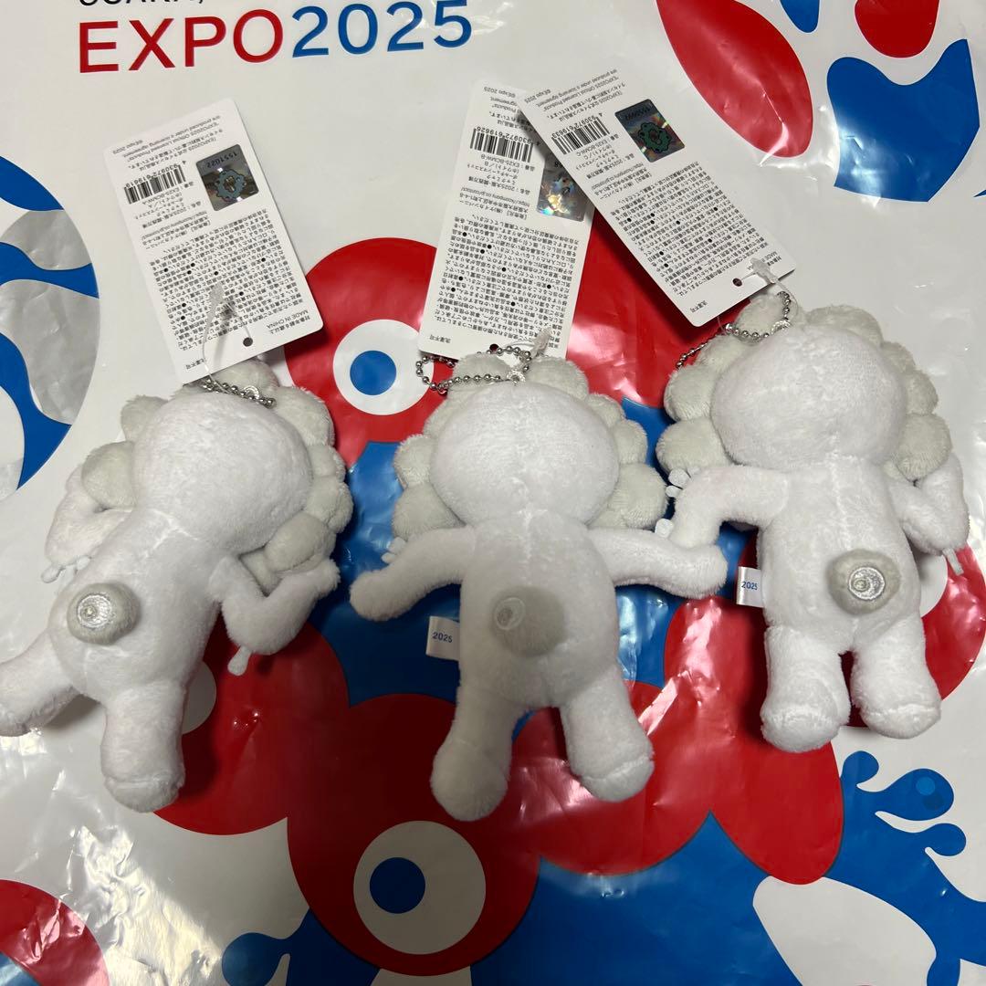 白ミャクミャク ボールチェーンマスコットABC 3点セット - メルカリ