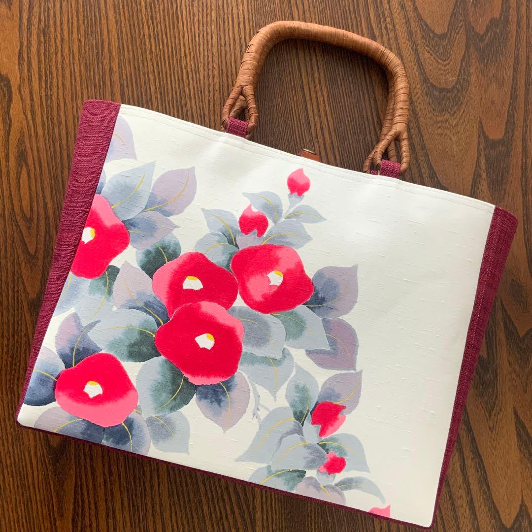 紬帯 赤い椿のお花 リメイク 山葡萄ハンドルバッグ