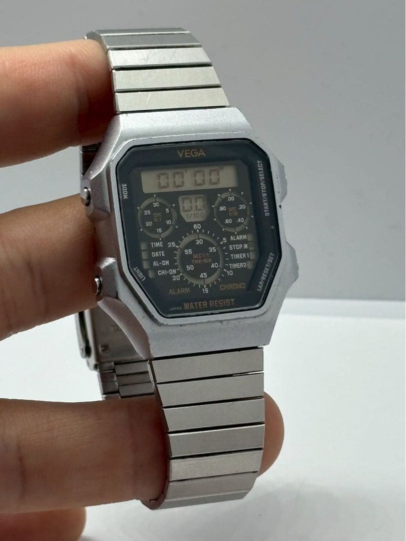 CITIZEN VEGA 腕時計　alarm アラームクロノグラフ CITIZEN シチズン VEGA ベガ デジタル 腕時計 アラーム クロノグラフ