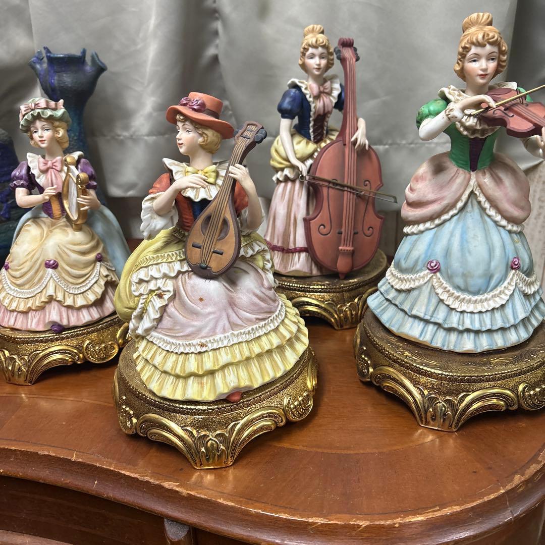 陶器製のからくり西洋人形オルゴール4体 - メルカリ